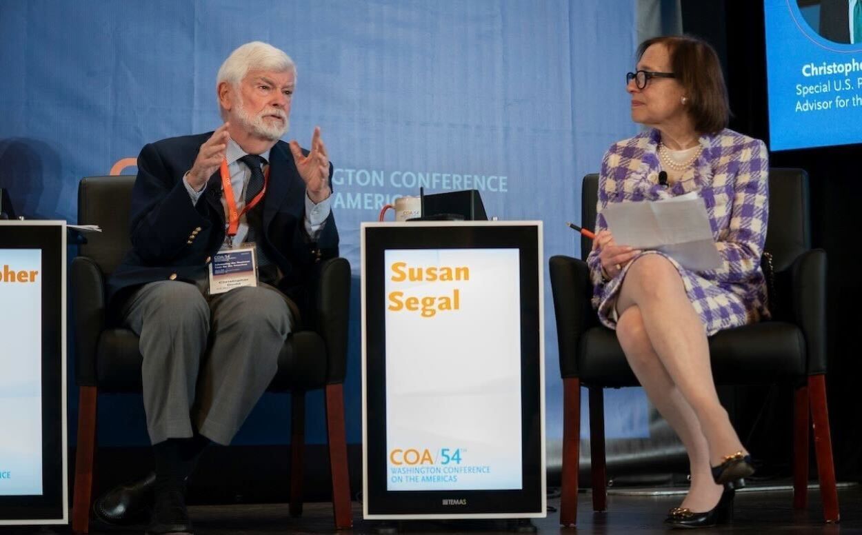 Left to right: Christopher Dodd and Susan Segal (Photo: Mark Finkenstaedt)
